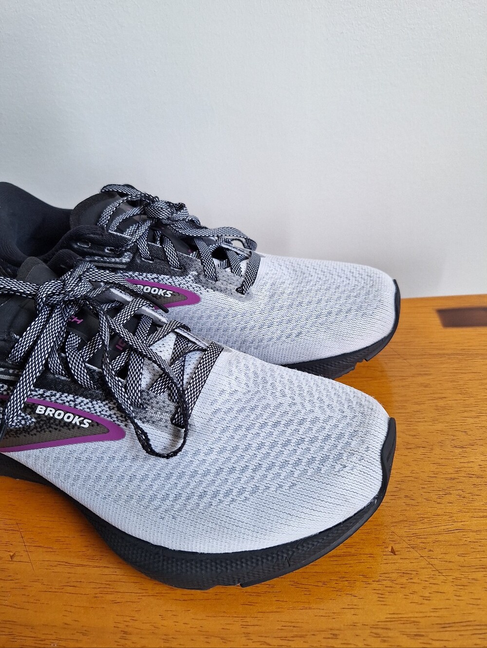 Brooks Women's Launch 10 Neutral Running Size 8B - Picture 5 of 12